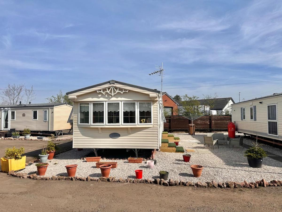 Willerby Granada 2-Bedroom Caravan, Glasgow Uddingston Exteriör bild