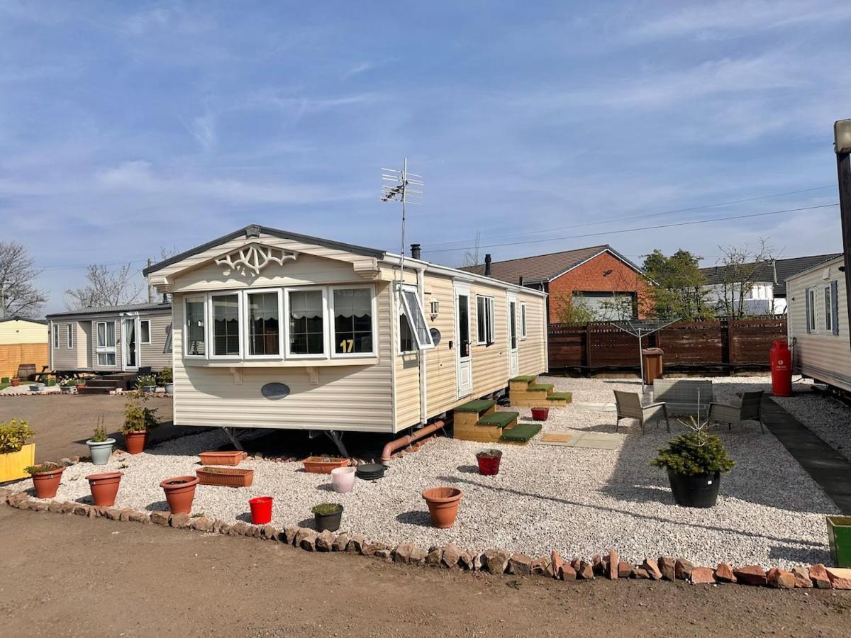 Willerby Granada 2-Bedroom Caravan, Glasgow Uddingston Exteriör bild