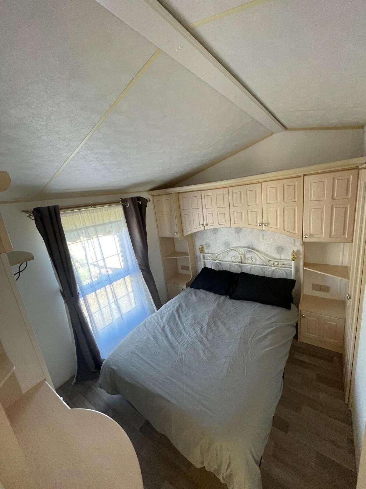 Willerby Granada 2-Bedroom Caravan, Glasgow Uddingston Exteriör bild